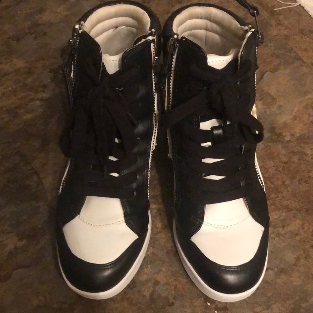 Sneaker wedges